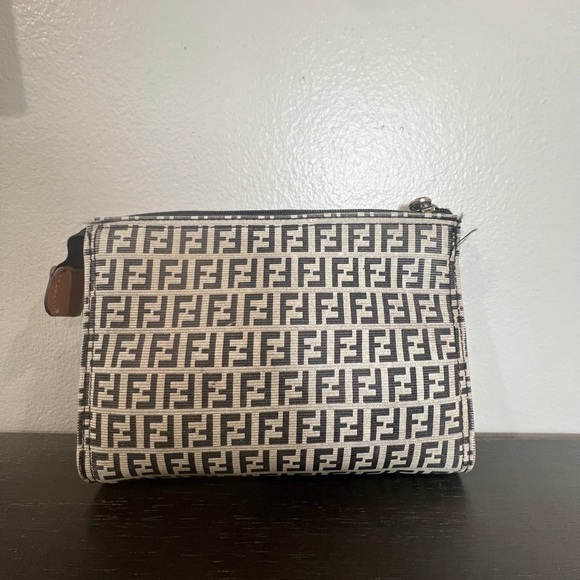 Fendi bag for evening |travel |makeup| vintage - Picture 5 of 16